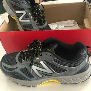 New Balance tennis shoes